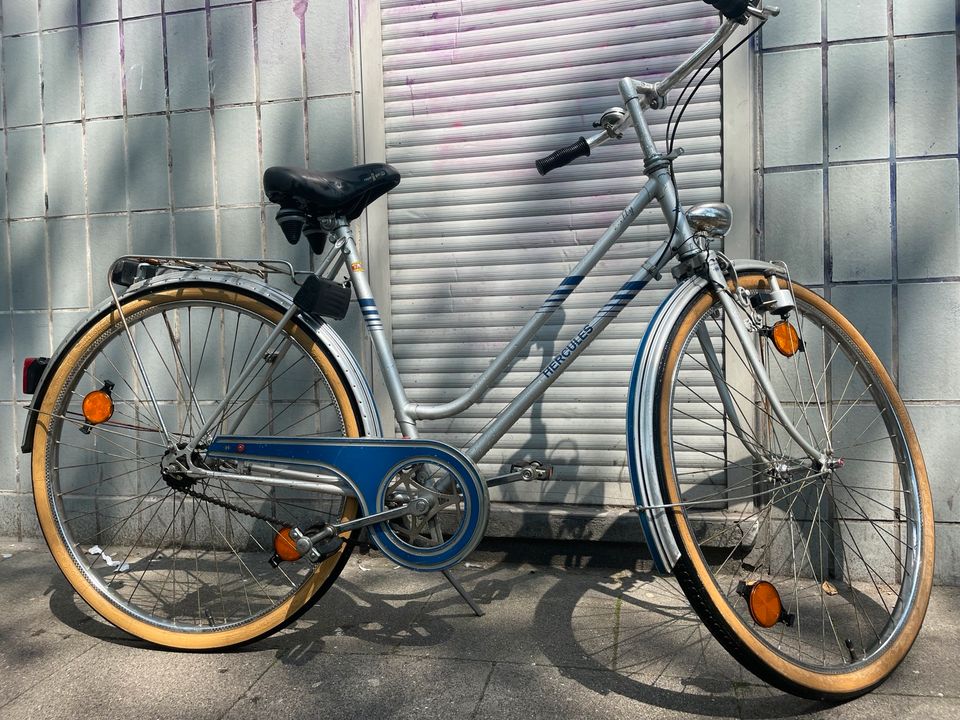 Verschiedene Fahrräder fahrbereit 26“ und 28“ in Köln