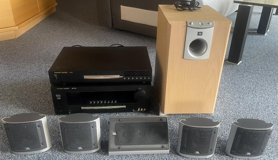 Heimkino Harman Kardon Receiver AVR 1550, DVD Player DVD 21, JBL in Porta Westfalica