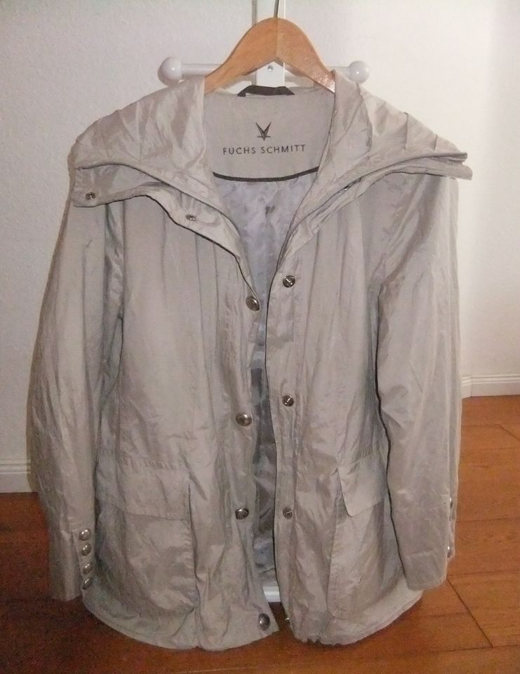 Beigefarbene Übergangsjacke von Fuchs Schmitt in Gr. 42 in Frankfurt am Main