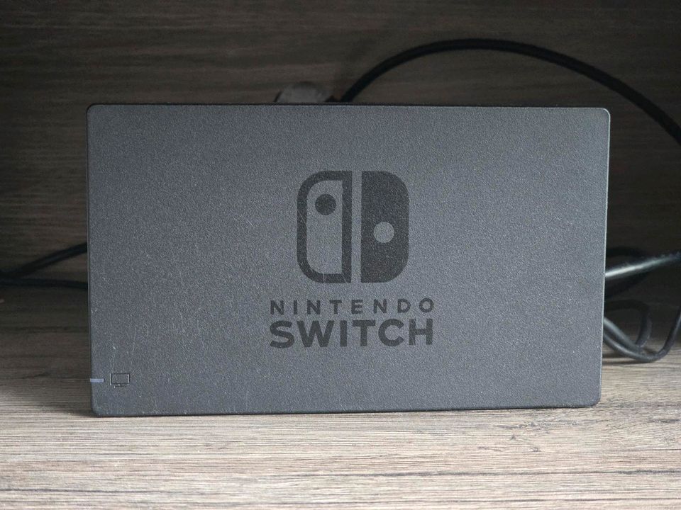 Nintendo Switch V2 mit genau 103 Spielen in Bochum