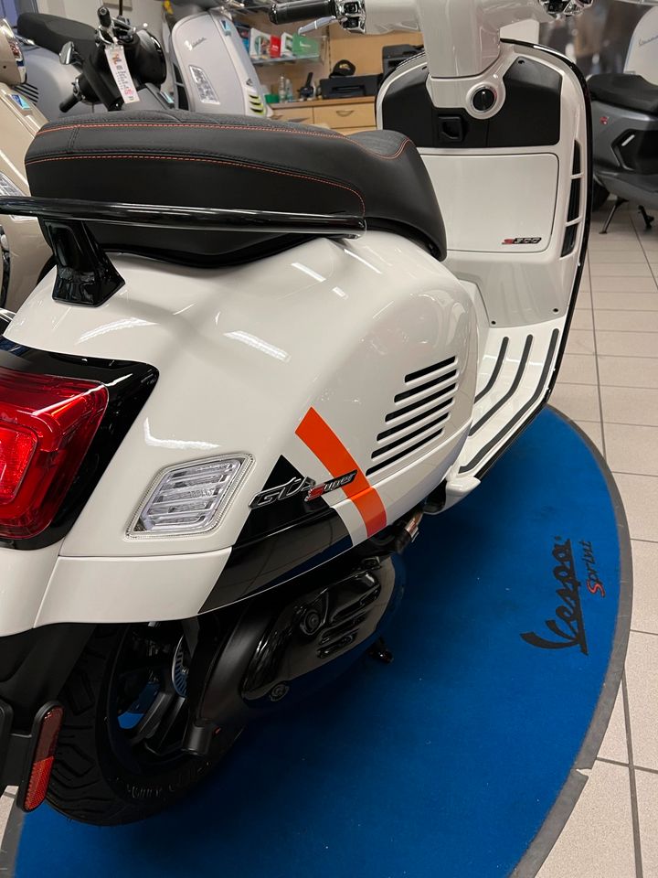 Neu! Vespa GTS 125 Super Sport E5 Weiß Innocente in Freiburg im Breisgau