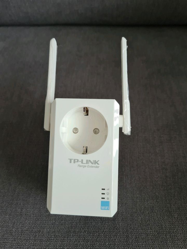 TP-Link TL-WA860RE WLAN Repeater/Verstärker + Steckdose + LAN in Clausen Kreis Pirmasens