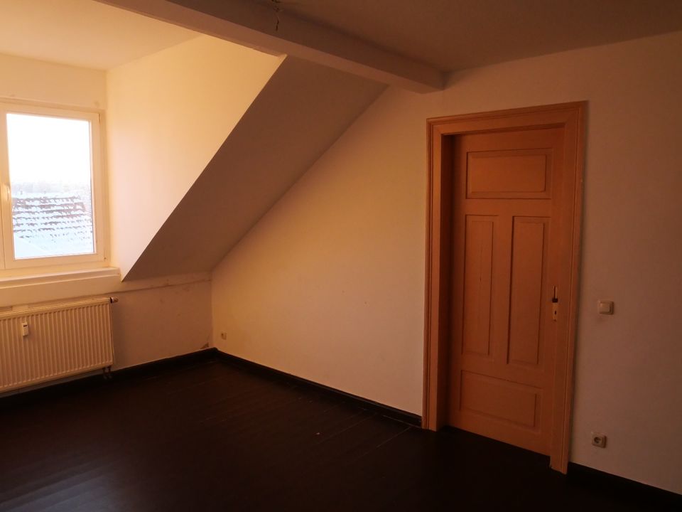 Helle 2-Zimmer-Dachgeschosswohnung im Herzen von Altenburg! in Altenburg