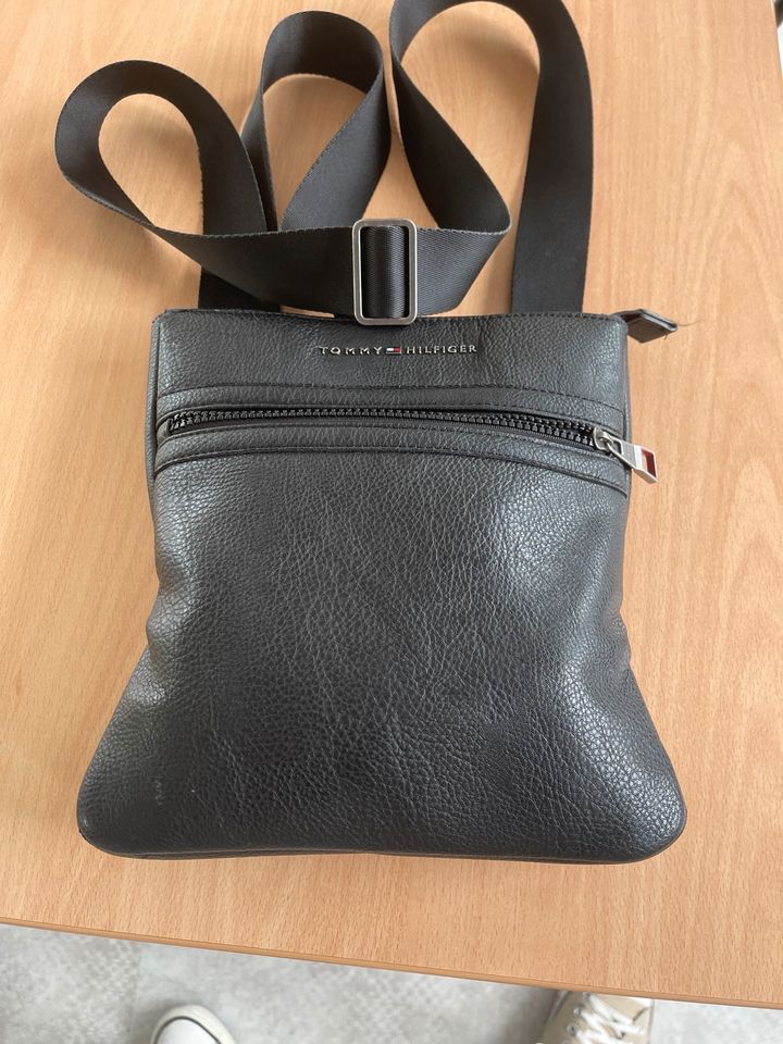 Tommy Hilfiger Herren-Tasche in Kempen