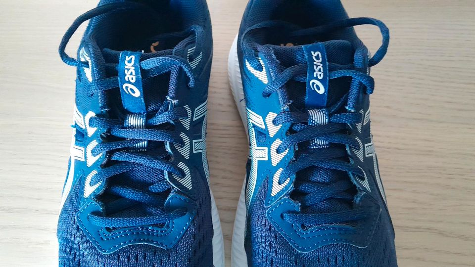 Asics Gel Damen 40,5 blau Schuhe Turnschuhe Sport in Schwerin