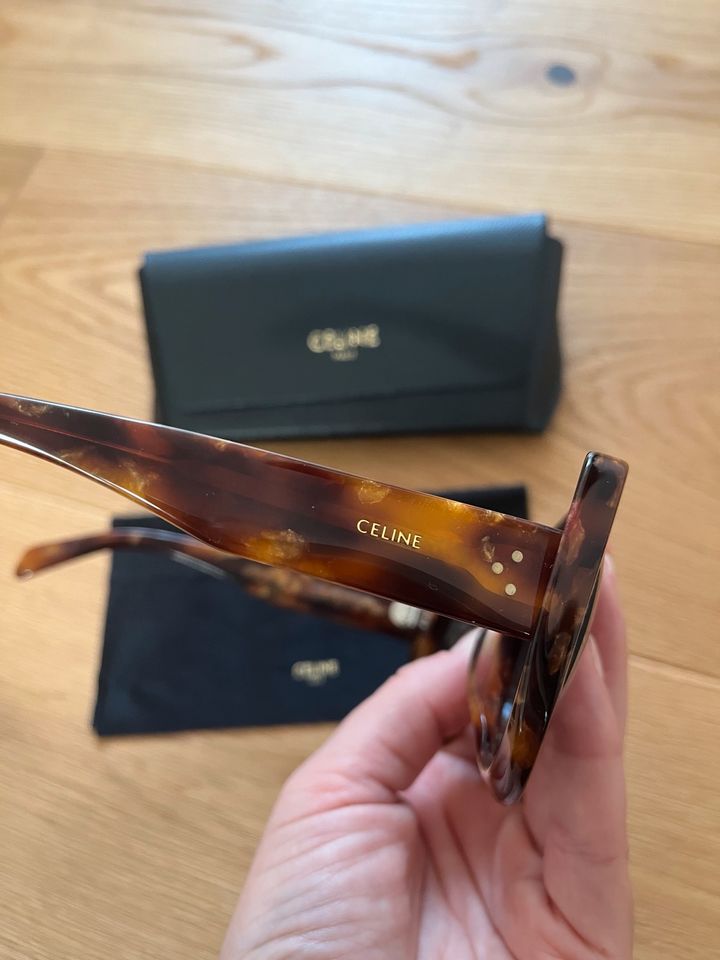 Celine Sonnenbrille CL40157UL oversize dunkles Havanna in Hamburg