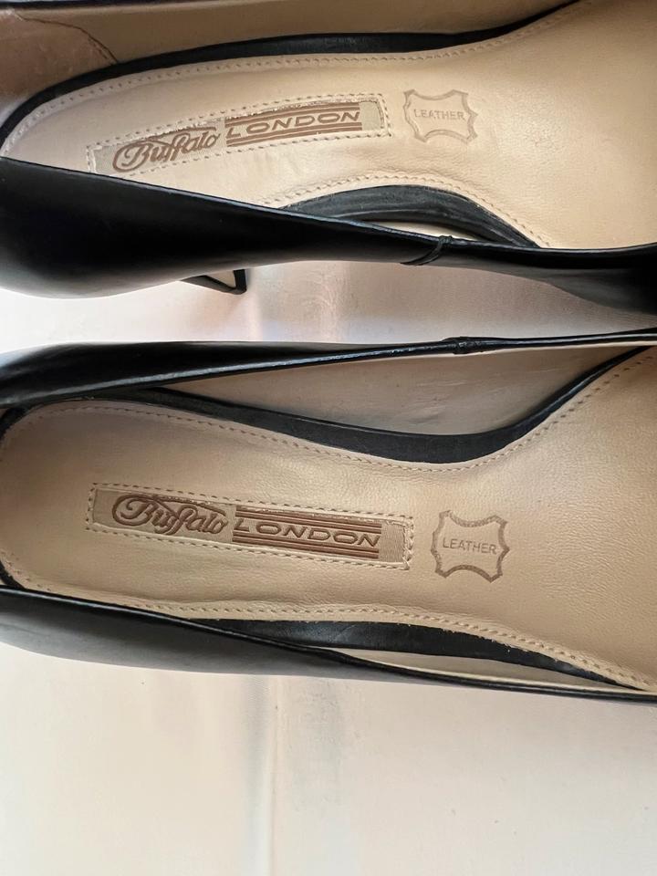 Pumps von Buffalo London in Größe 38 - neuwertig in München