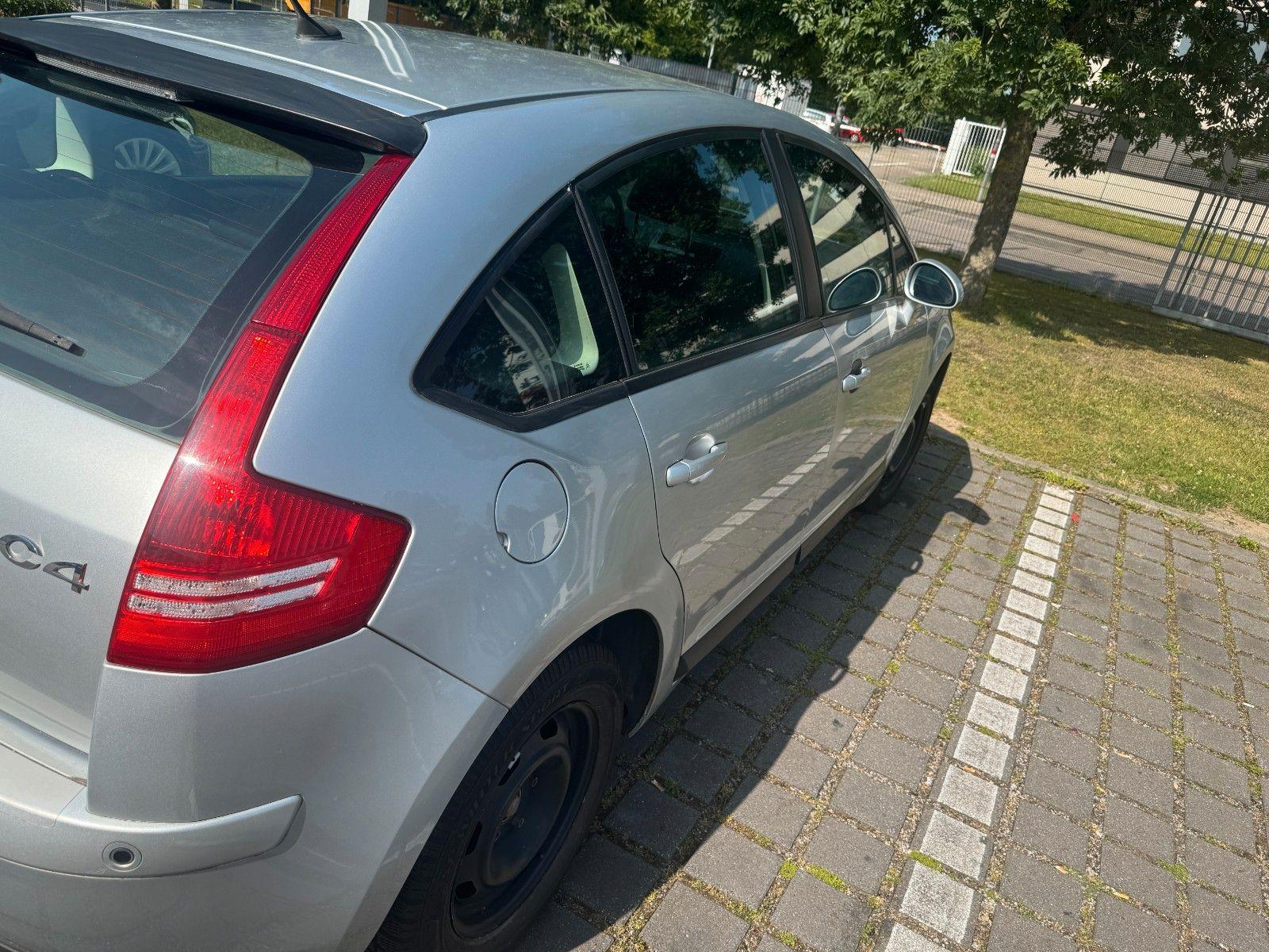 Abbildung des Autos Citroën C4 1.4 16V VTR V…