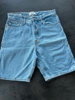 Jack and Jones kurze loose fit Jeans Hose gr XS blau neuwertig Niedersachsen - Lütetsburg Vorschau