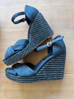 Tommy hilfiger Sandeln mit Keilabsatz Nordrhein-Westfalen - Neuenrade Vorschau