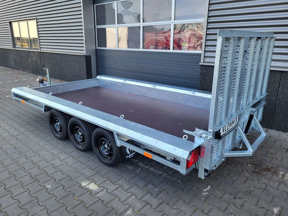 Dreiachser Maschinentransporter Vlemmix 3500 kg 400x180 cm Bagger in Blankenheim