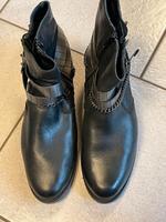 Tamaris Leder Stiefeletten, schwarz mit Verzierungen, Größe 42 Niedersachsen - Esterwegen Vorschau