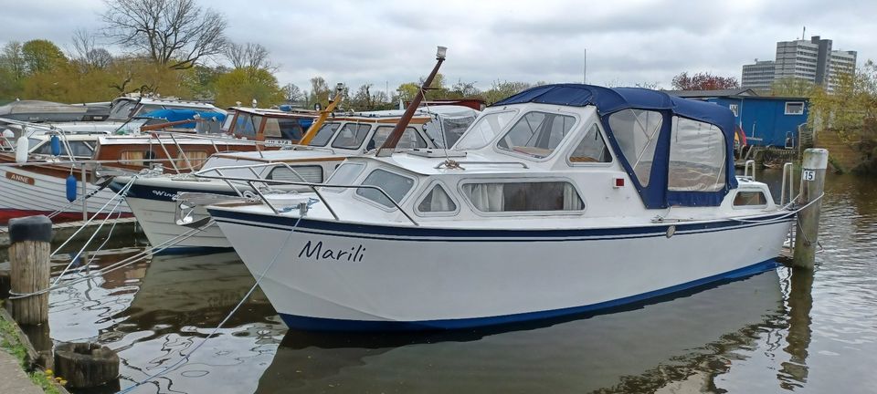 Motorboot Verdränger Stahl 8 m + Badeplattform Ford Diesel 49 Kw in Mölln
