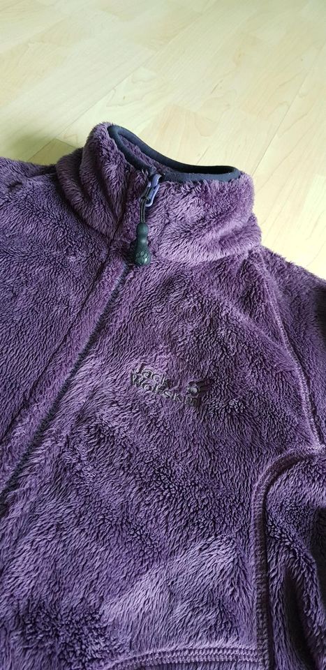 Jack Wolfskin Kuschelfleecejacke Fleecejacke Beere Größe S 36/38 in Waldershof