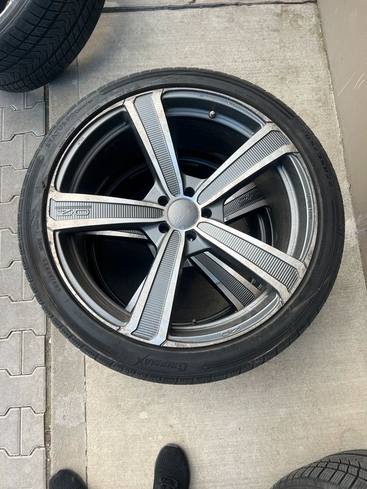 4x Alufelgen OZ 285/35R22 Audi SQ7 Winterreifen in Erfurt