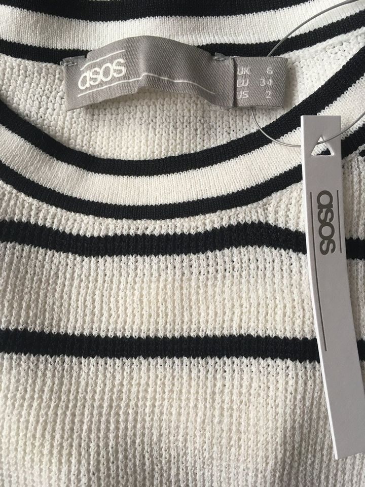 NEU mit Etikett Asos gestreifter Pullover, schwarz weiß - Gr. 34 in Mietingen