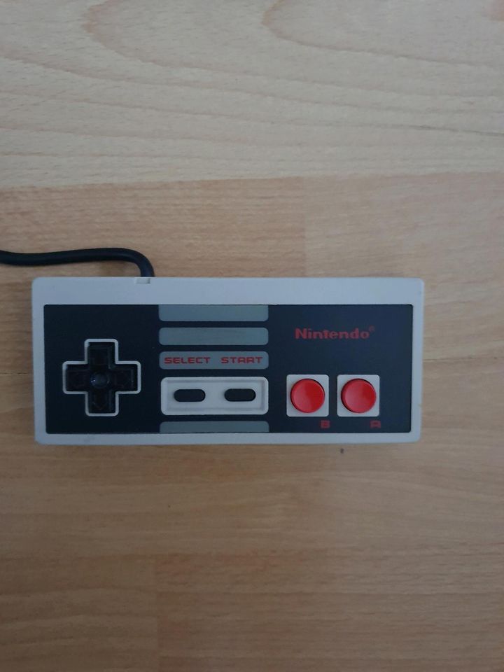 Nintendo NES Four Score + 3 Controller in Dortmund