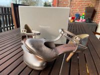 Tamaris Pumps Silber fest Leder Schuhe Halbschuhe Gr. 36 NEU OVP Nordrhein-Westfalen - Xanten Vorschau