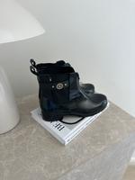 Tommy Hilfiger Gummistiefel Boots Stiefel schwarz Gr. 39 Schleswig-Holstein - Puls Vorschau