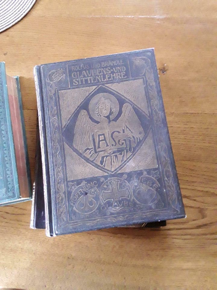 Vier Antiquarische religiöse Bücher in Ruppertshofen (Taunus)