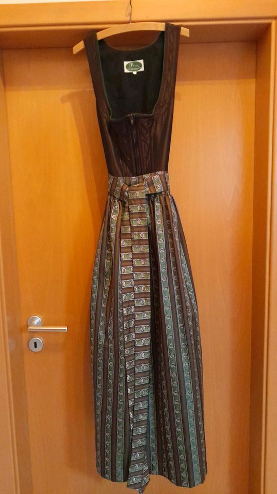 Langes Dirndl Gr. 36 mit 2 Schürzen in Stephanskirchen