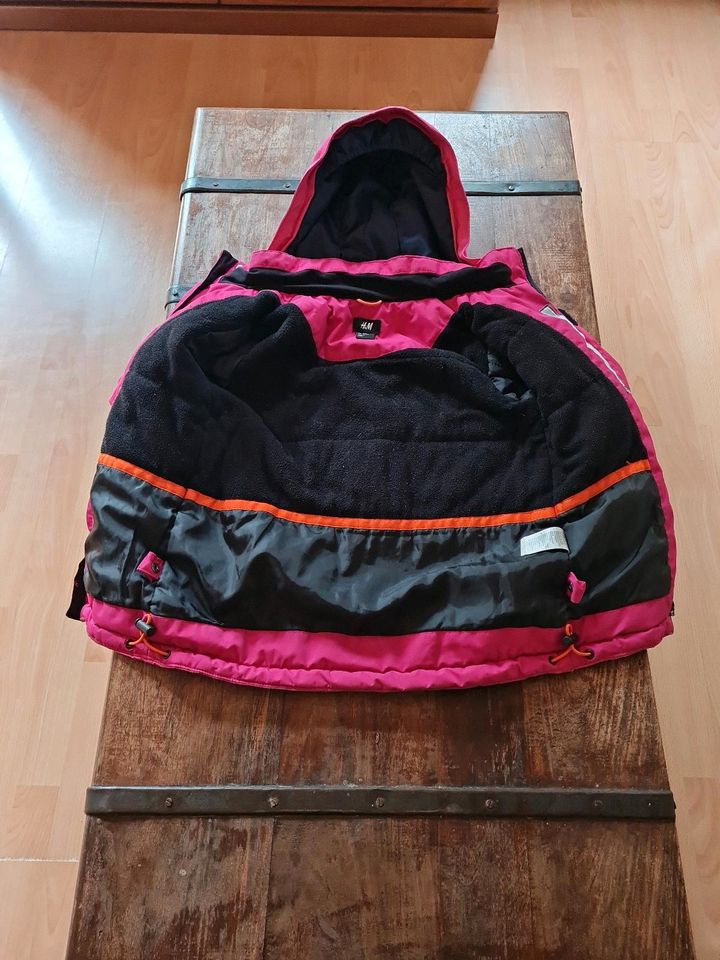 Winter Jacke Gr. 116 H&M pink gefüttert in Langenfeld