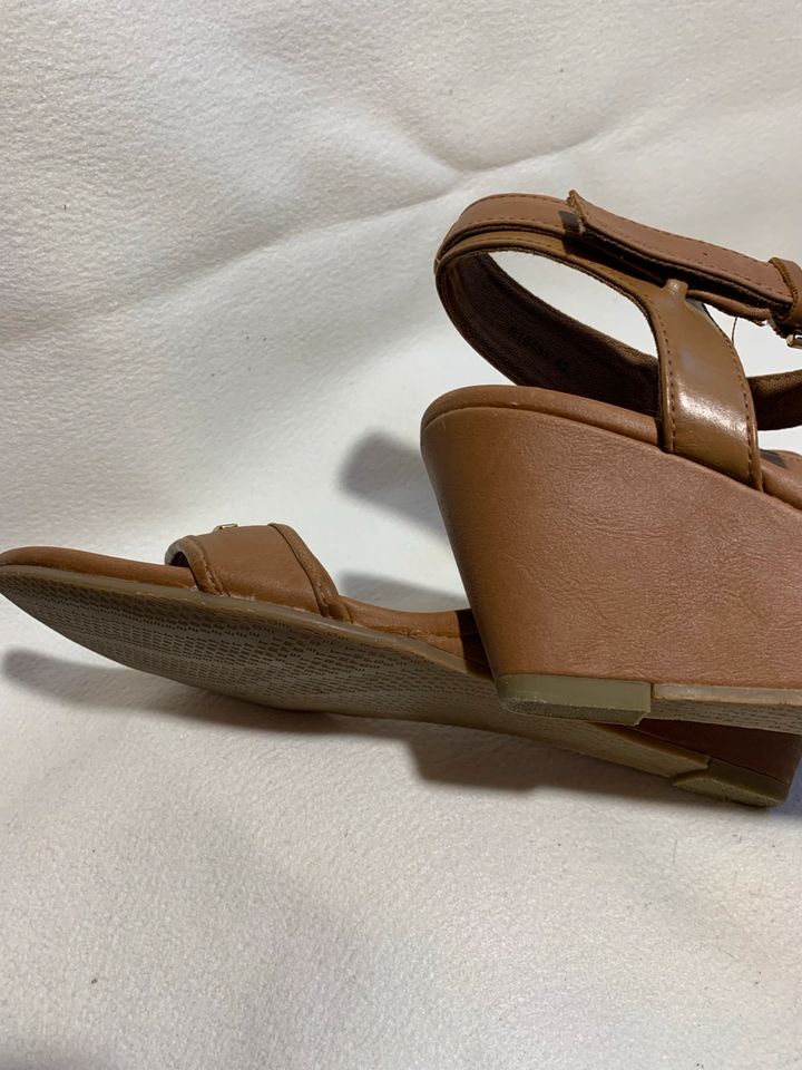 Esprit Keilsandalette Cognac Toffee 8 42 kaum getragen in Neumünster