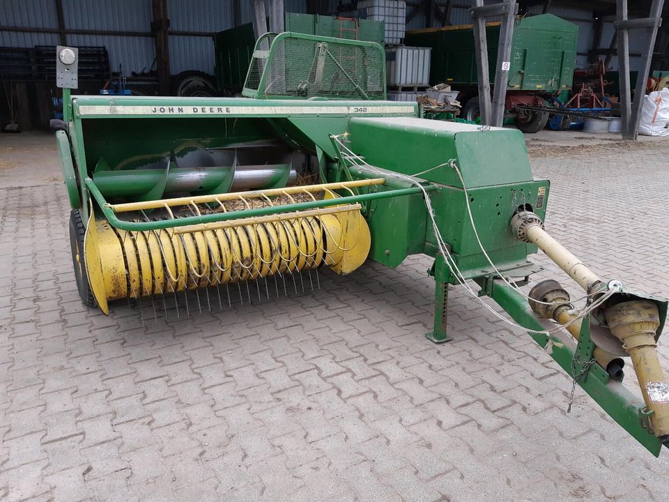 John Deere 342 in Merzenich