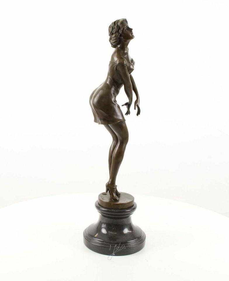 Bronzeskulptur, 69 cm hoch, nachdenkliche Frau Bronze 11kg schwer in Mauritz