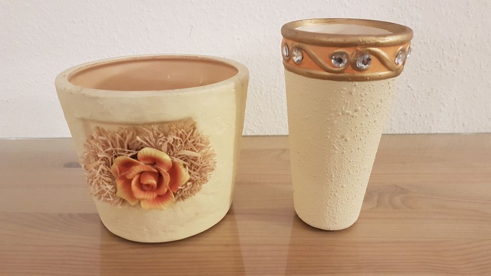 Deko Landhaus Übertopf Keramik beige orange Frühling Sommer in Bayreuth