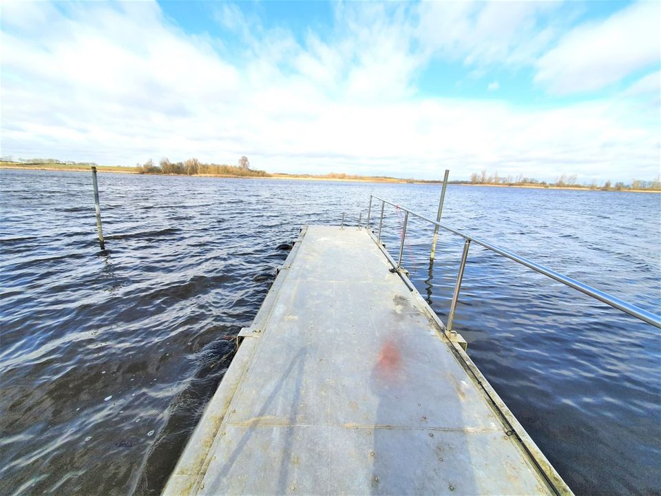 ALLES NEU-EINZIEHEN FERTIG, HOCHWERTIGES 3 Familien Landhaus direkt am SEE, BOOTSSTEG, BOOT, Video in Nordwestuckermark