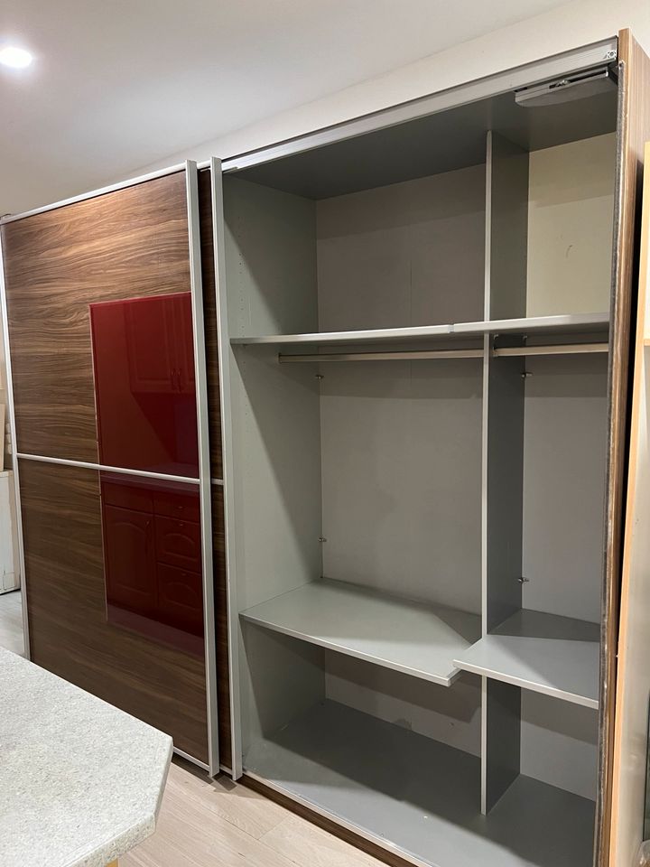 Kleiderschrank, Schrank, Schlafzimmer Schrank in Nürnberg (Mittelfr)