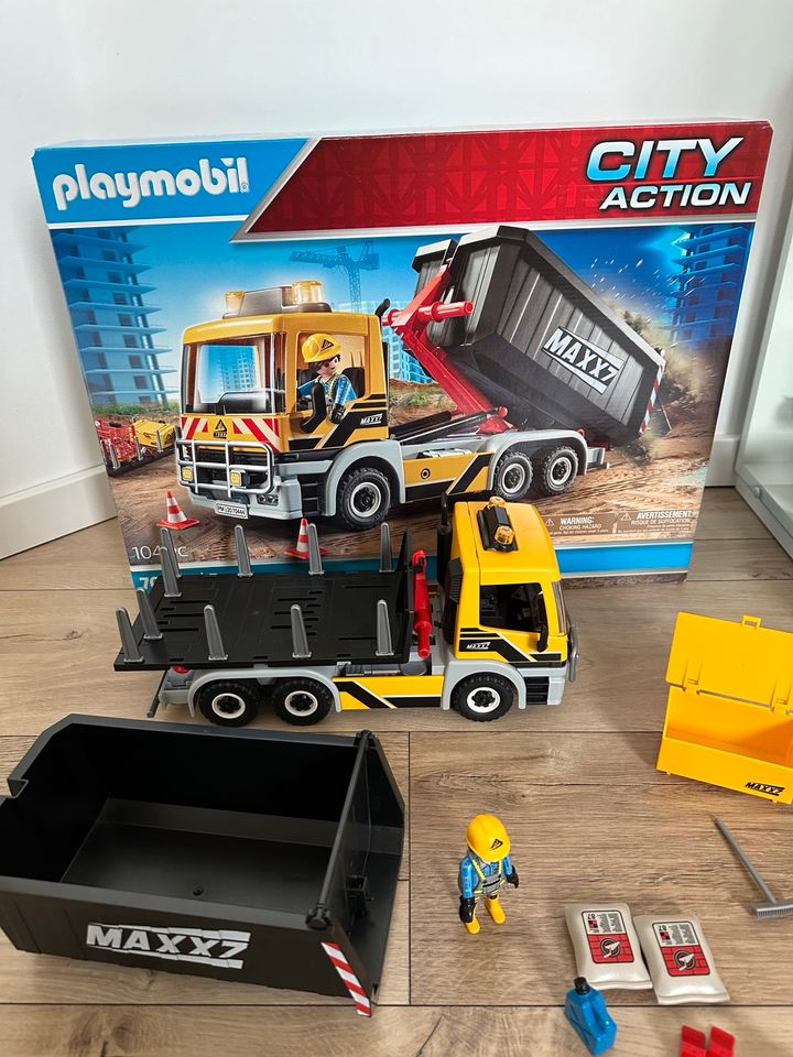 Playmobil 70444 LKW mit Wechselaufbau in Mayen