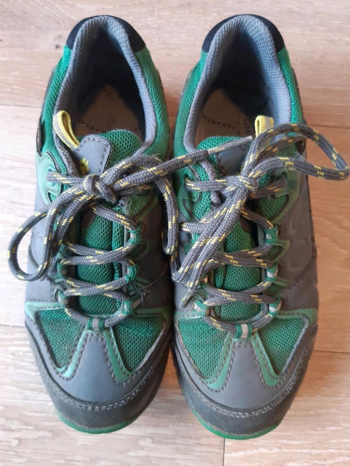 Jack Wolfskin Trekkingschuhe 31 grün Texapore Wanderschuhe in Düsseldorf