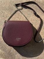 Guess Tasche klein bordeuxrot Nordrhein-Westfalen - Bedburg Vorschau