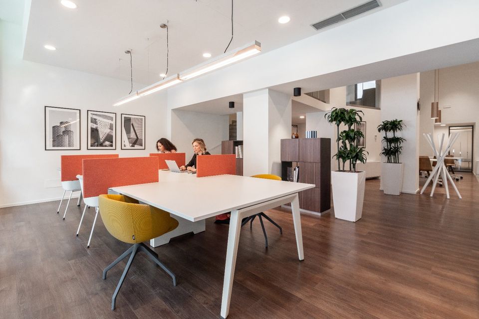 Coworking-Bereich in Regus Nymphenburger Hofe in München