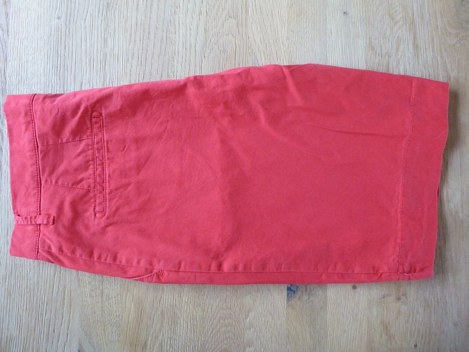 Bermuda-Shorts in rot von Brax, Größe 38 in Odenthal