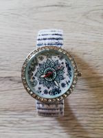 Schicke Damen Uhr mit Flex Armband und Strass Steinen, getragen Essen - Essen-Ruhrhalbinsel Vorschau