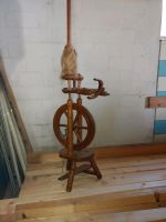 Spinnrad aus altem Holz Niedersachsen - Aurich Vorschau