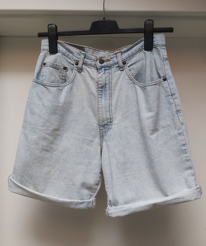 Oklahoma Jeans Shorts kurze Hose hellblaues Denim Gr 38 - 40 in Karben