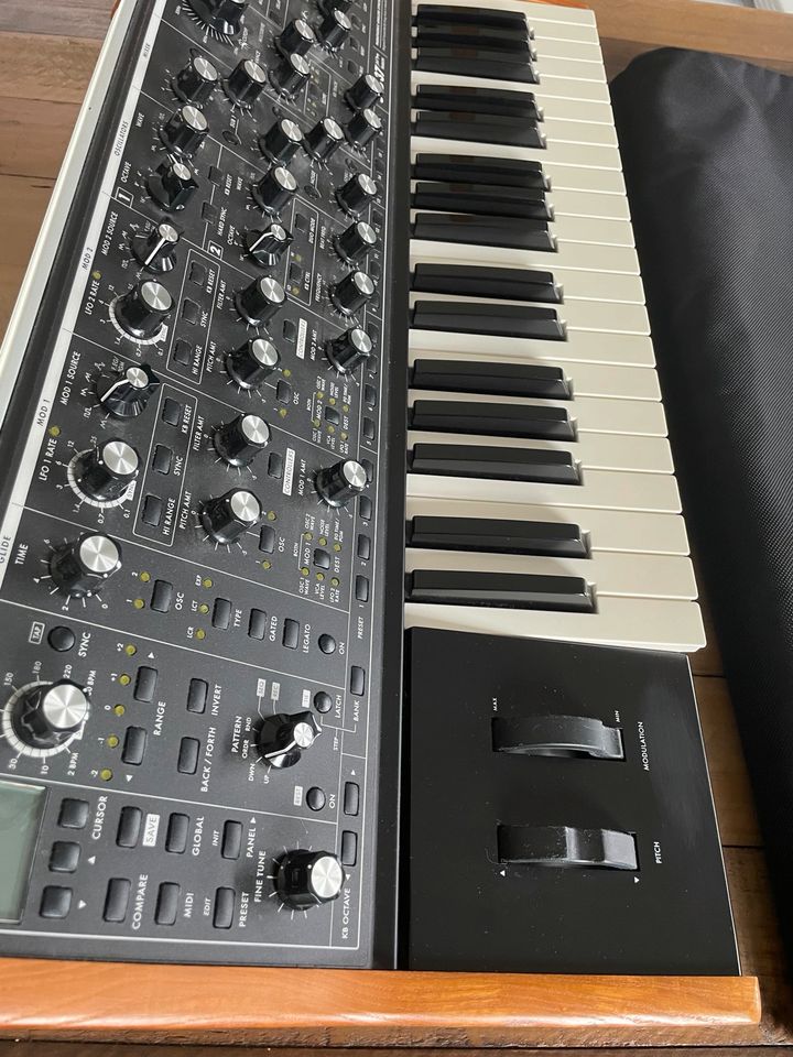 Synthesizer Moog Sub 37 + Case + Dust Cover + OVP in Greven