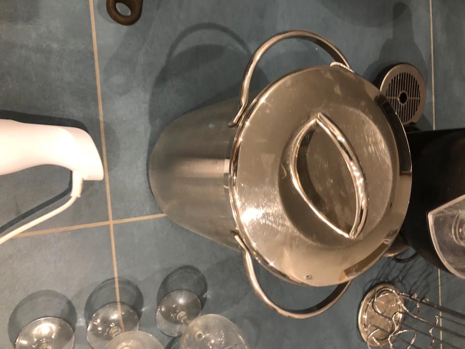 Küchenutensilien, Gläser, Kaffeemaschine, Mixer, Pfannen, etc. in Nördlingen