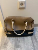 Handtasche in Beige/Schwarz mit Reißverschluss Niedersachsen - Langenhagen Vorschau