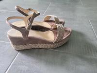 Unisa Sandalen Gr 38.Top Zustand Hessen - Bad Soden am Taunus Vorschau