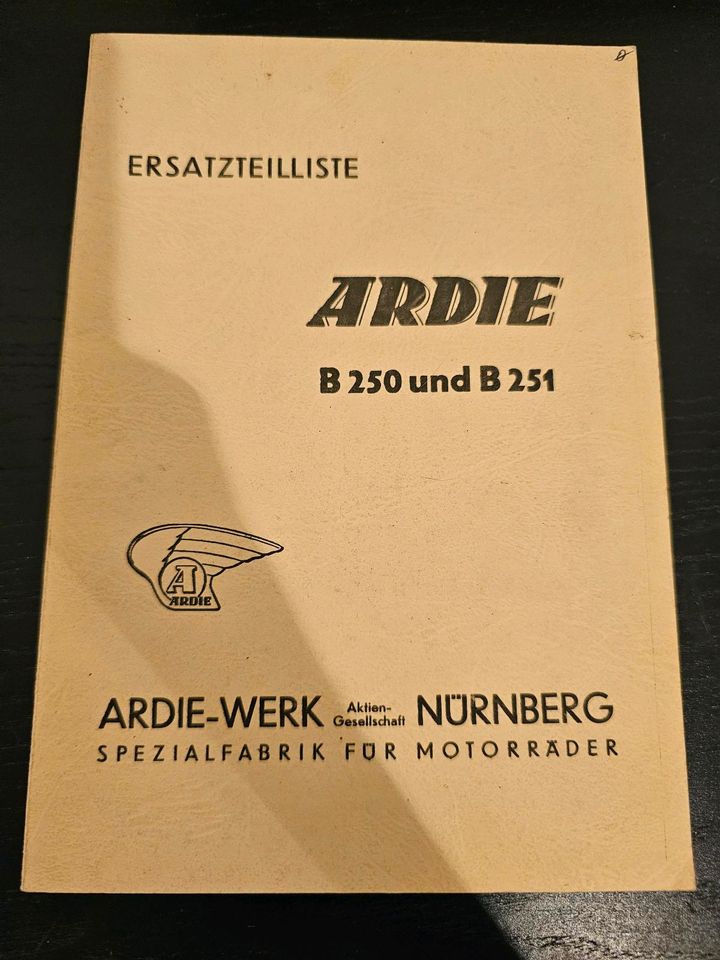 Ardie Motorrad heft Ersatzteilliste B250 B251 in Ribnitz-Damgarten