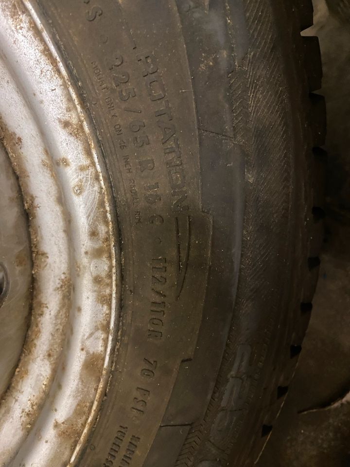 1Reifen mit Stahlfelge 225/65R16 in Löhne