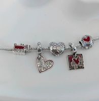 Keith Haring Charm Anhänger 10 - 12 Euro aus 925er Silber  Rheinland-Pfalz - Hermeskeil Vorschau