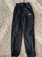 Jogger von Nike Größe 116-128 Schleswig-Holstein - Lübeck Vorschau