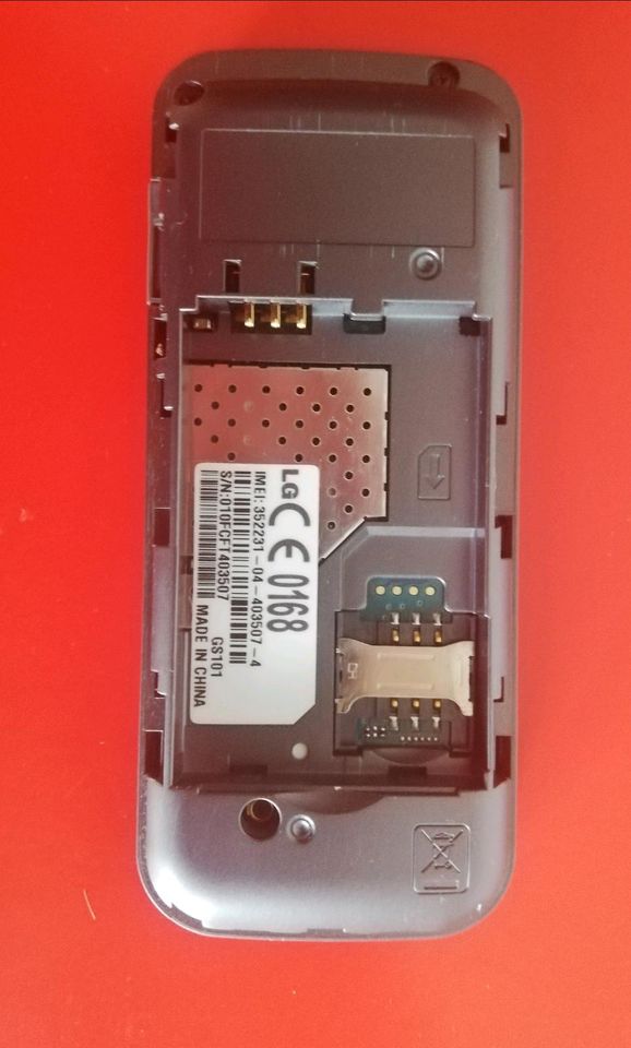 LG Handy e068 - Topzustand in Nürtingen