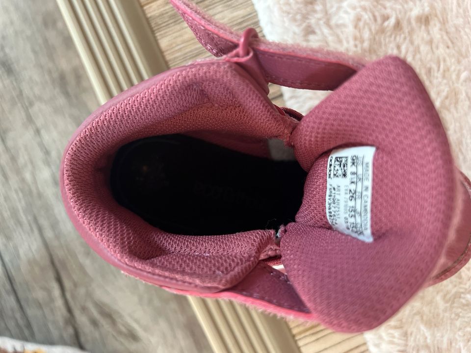 Adidas Kinder Turnschuhe Größe 26 in Lalendorf